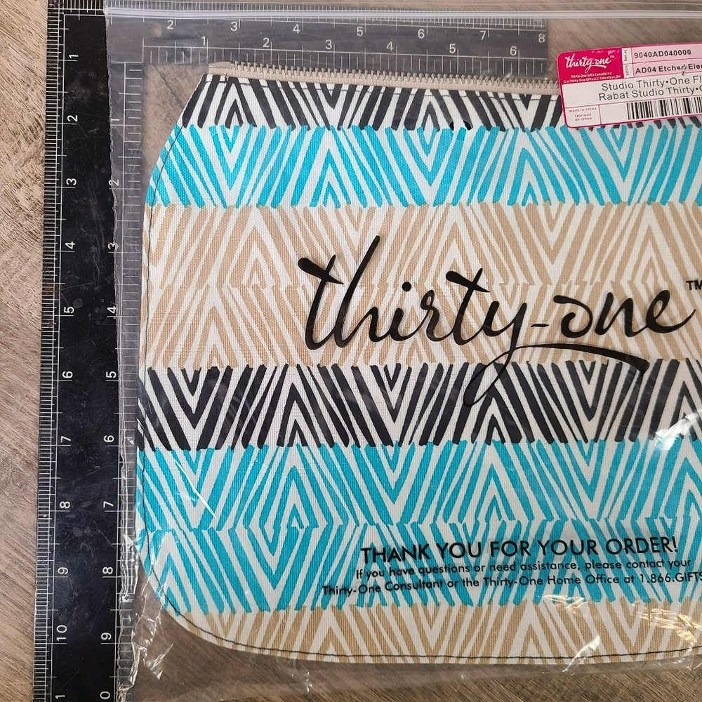 New Studio Thirty-One 31 Flap Etched Elements AD04 Blue Beige Black - Picture 2 of 3